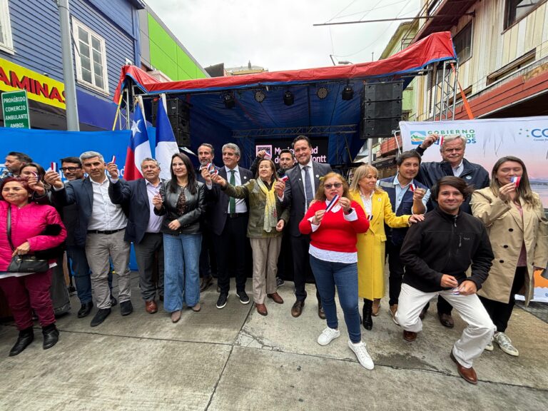 Inauguran oficialmente calle Antonio Varas tras histórica inversión del Gobierno Regional