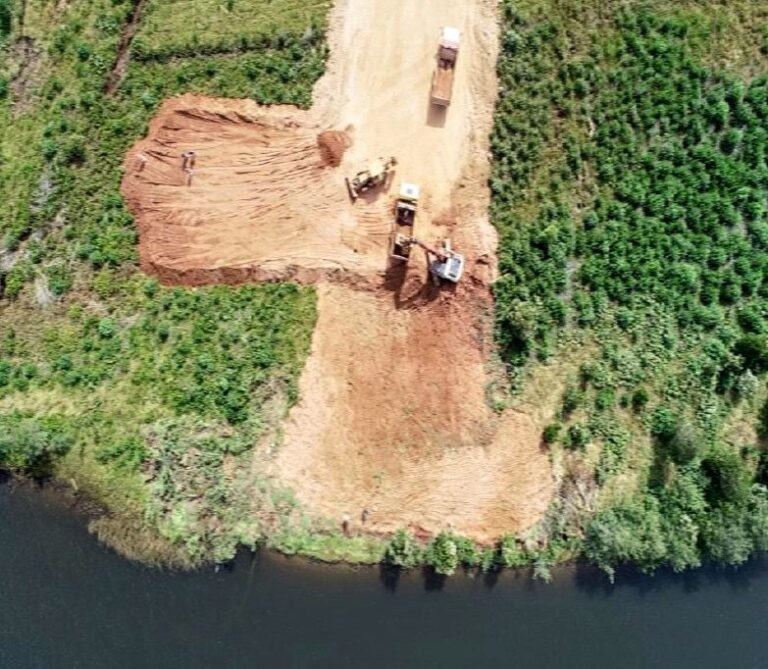 Fiscalía de Los Ríos acusa a empresario por daño ambiental en Mariquina: solicita 8 años de presidio y multa de $1.700 millones