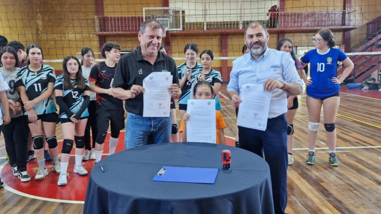 Municipalidad de San Pablo y Federación de Voleibol de Chile firman convenio para fortalecer el deporte comunal