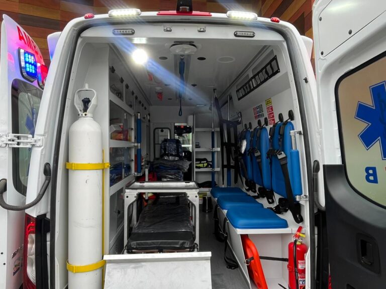 Gobierno Regional de Los Lagos concreta entrega de cuatro ambulancias para la provincia de Palena
