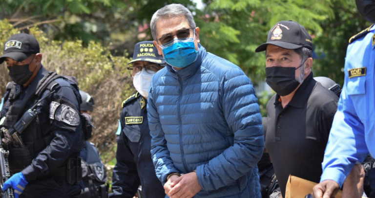 Expresidente hondureño Juan Orlando Hernández queda en libertad tras indulto otorgado por Donald Trump
