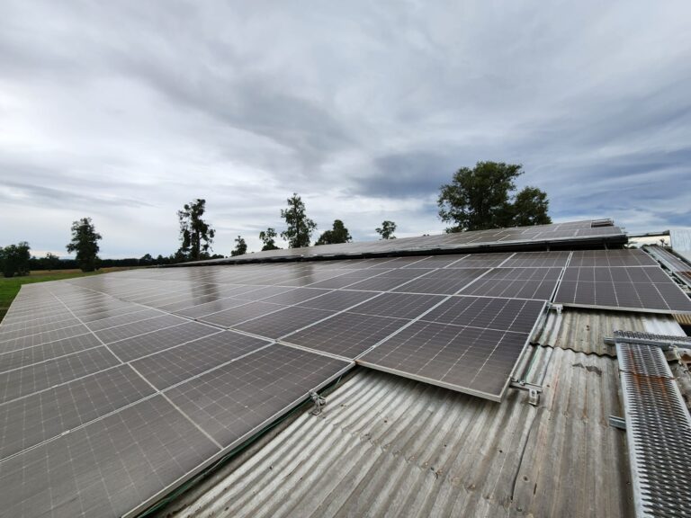 Seremi de Energía visita a beneficiario que se adjudicó un sistema fotovoltaico para riego en la comuna de Purranque