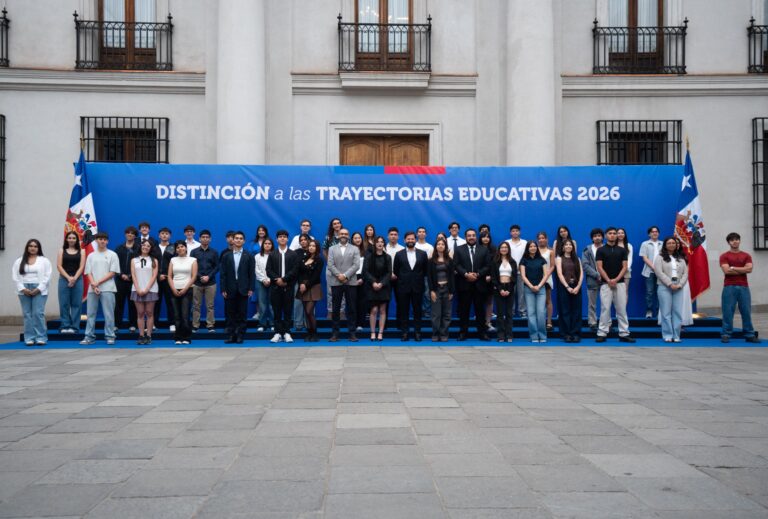 Jóvenes pacientes de Teletón alcanzan puntajes con distinción en la PAES 2025: estudiarán Medicina.
