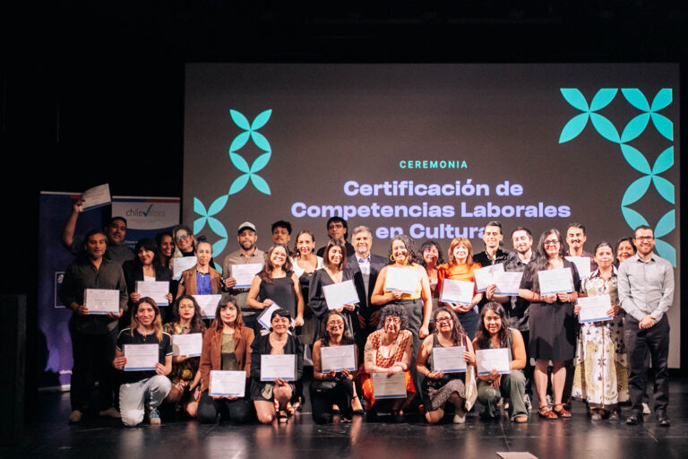 Más de 60 trabajadoras y trabajadores de las artes escénicas certifican oficialmente sus competencias laborales.