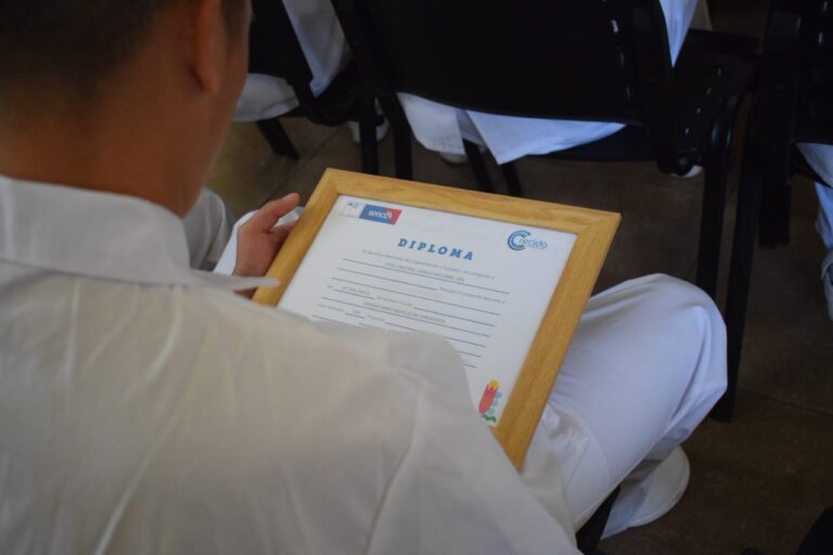 Usuarios del Centro de Educación y Trabajo de Osorno se capacitaron como panaderos