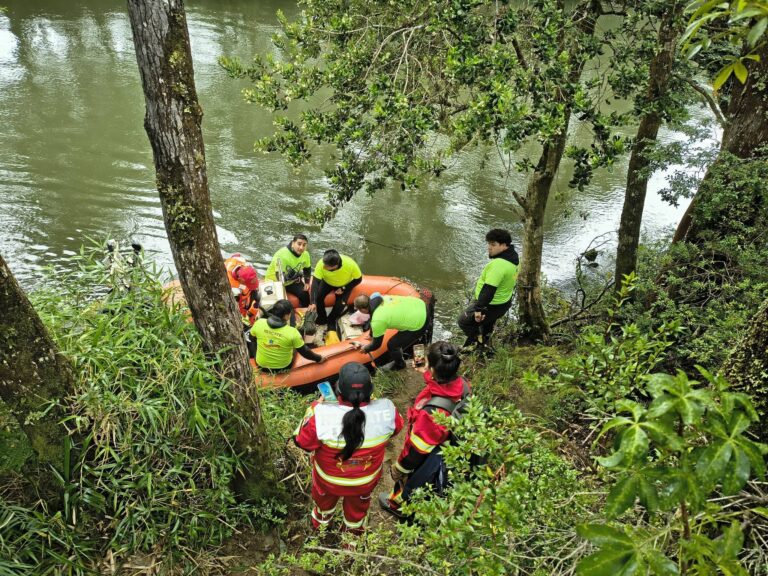 Segundo día de búsqueda en río Contaco: continúan labores para dar con hombre desaparecido