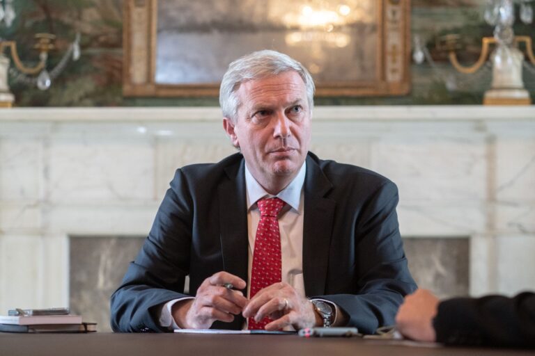 Kast aborda caída en las encuestas y reconoce complejo escenario económico: “La verdad duele”