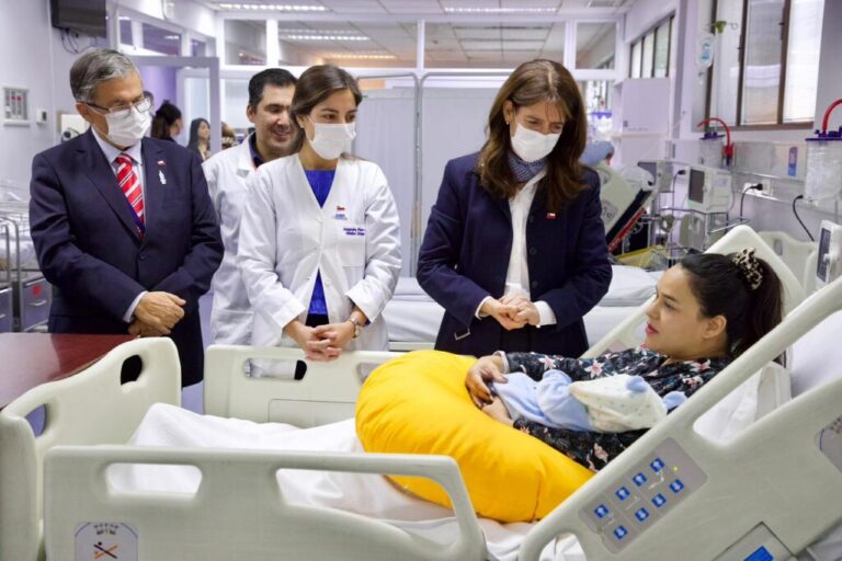 Minsal y Primera Dama llaman a inmunizar a más de 6 mil lactantes contra el Virus Respiratorio Sincicial