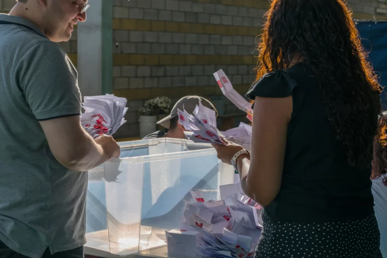 Proyecto busca evitar denuncias contra electrodependientes y personas postradas que no voten