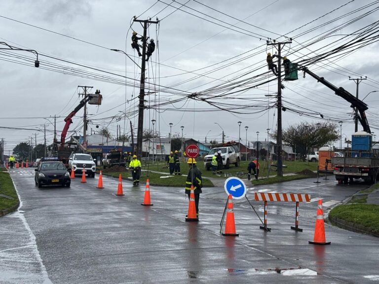 Saesa impulsa nuevas obras de modernización eléctrica en Osorno para fortalecer la calidad del suministro