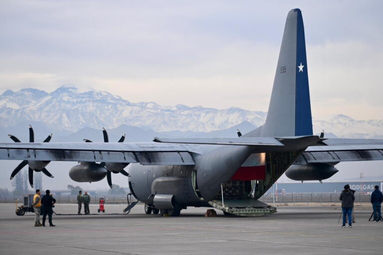 Chile envía nuevo vuelo con ayuda humanitaria a Bolivia con 6 toneladas de insumos esenciales