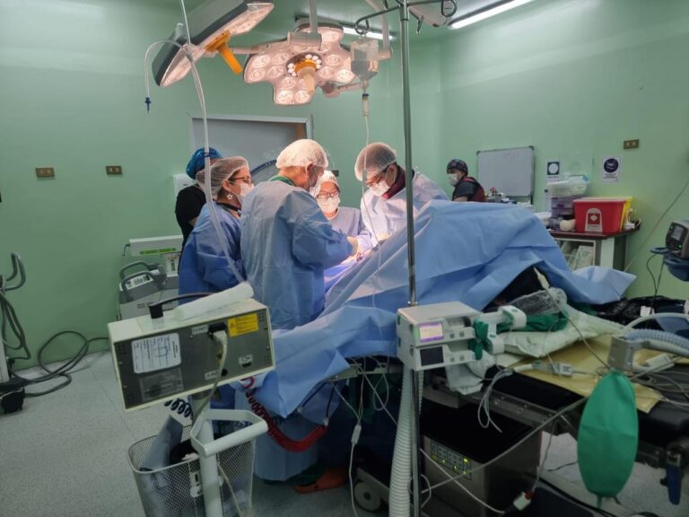 Hospital de Purranque realiza inédita cirugía de reconstrucción de rodilla en usuaria pediátrica