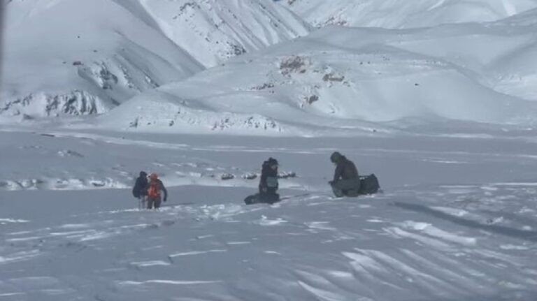 Tras rescate en Cajón del Maipo: proponen cárcel, multas y cobro de gastos por ignorar evacuaciones