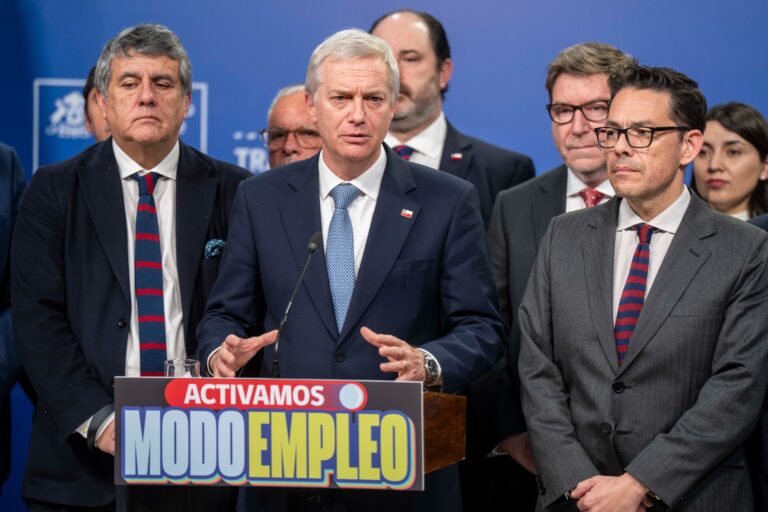 Gobierno activa “Modo Empleo” y anuncia paquete de $50 mil millones para incentivar nuevas contrataciones