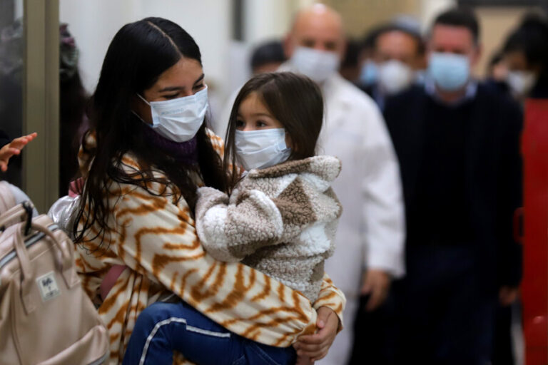 Minsal enciende las alertas por avance de Influenza B: se convierte en el principal virus respiratorio en Chile