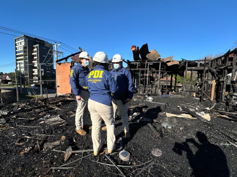 PDI Los Lagos investiga incendio que afectó dependencias del Regimiento Arauco de Osorno