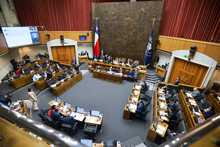 Megarreforma del Gobierno avanza a tercer trámite tras ser aprobada por el Senado