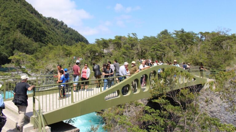 Conmemoran los 100 años del Parque Nacional Vicente Pérez Rosales con cicletada familiar
