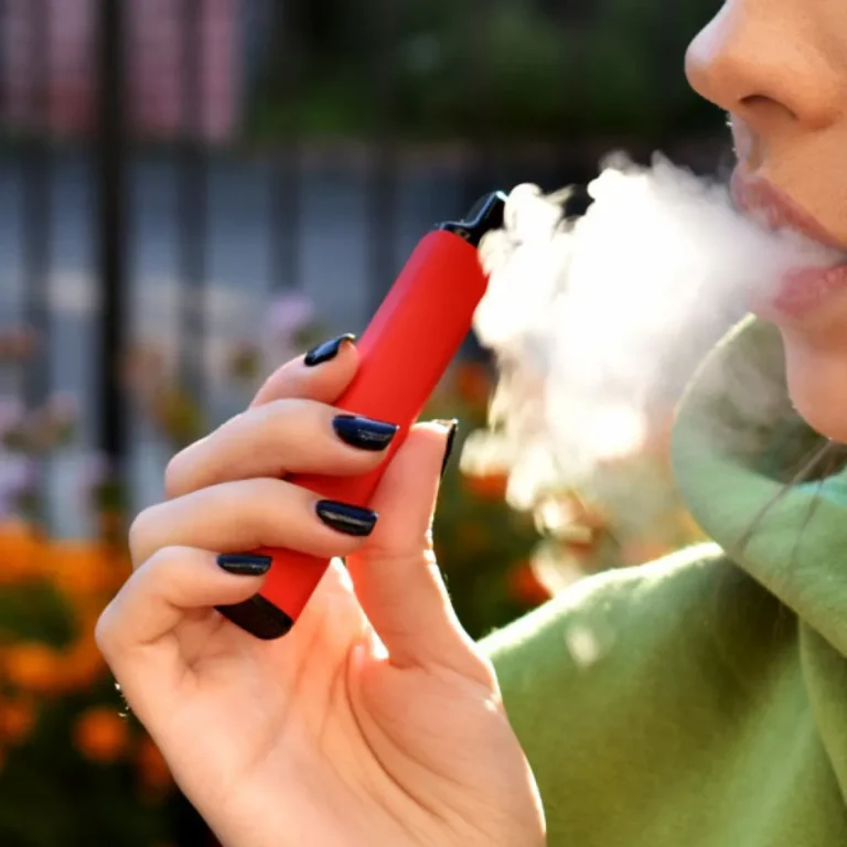 Intoxicaciones infantiles por vapeadores aumentan un 400% en cinco meses: expertos advierten graves riesgos