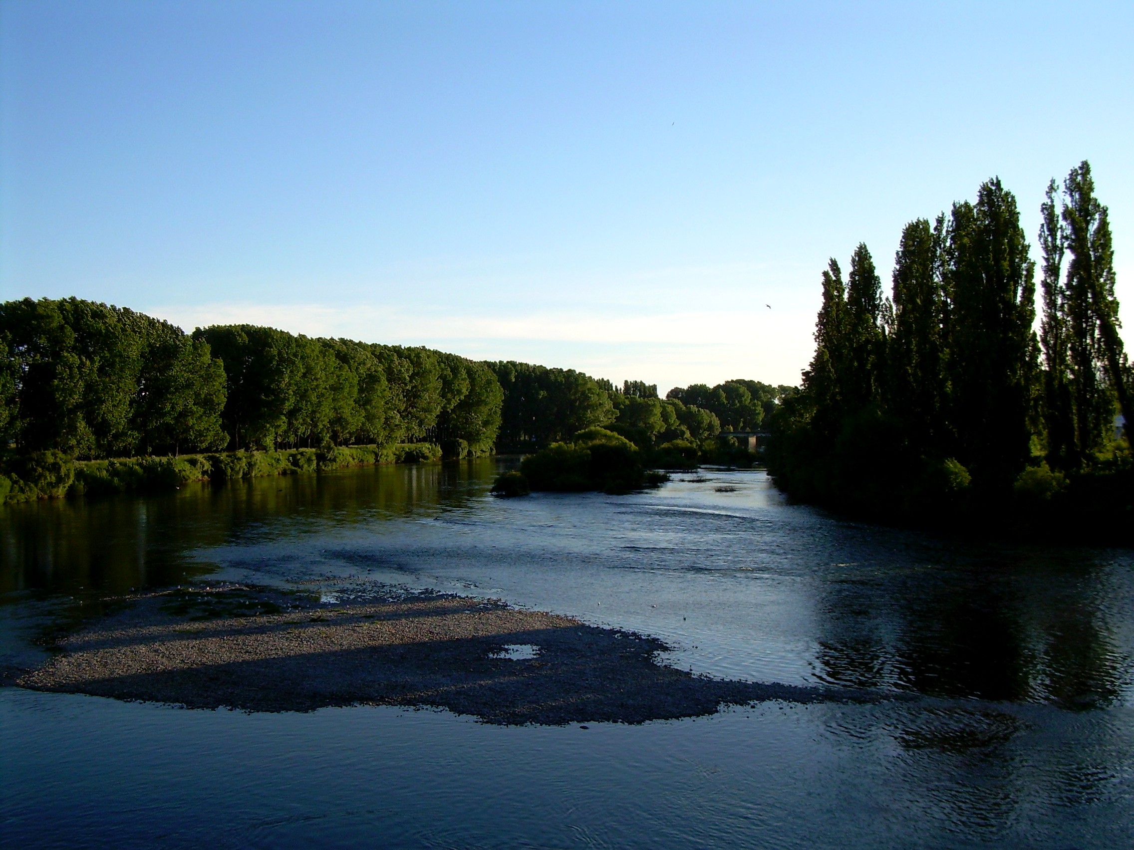 Vista del río Rahue a su paso por Osorno
