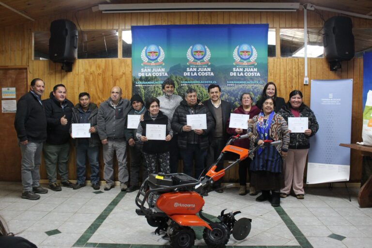 San Juan de la Costa fortalece a emprendedores y productores locales con entrega de equipamiento