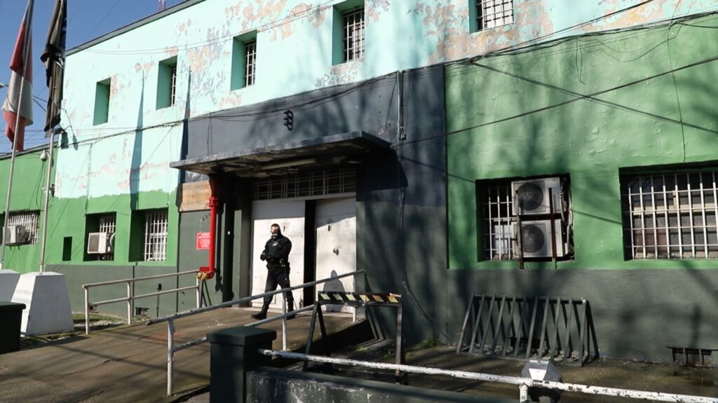 Interno muere tras frustrado intento de fuga desde cárcel de Talca usando uniforme de Gendarme