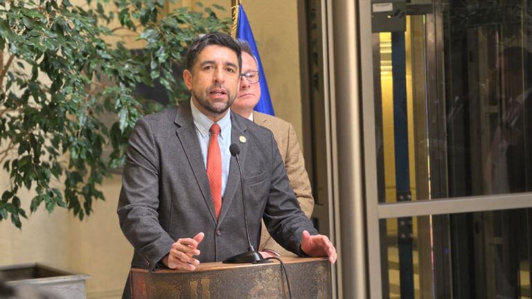 DIPUTADO BARRÍA: “LAS CASAS EN PUERTO OCTAY YA ESTÁN LISTAS. 237 FAMILIAS NO PUEDEN SEGUIR ESPERANDO PARA RECIBIRLAS”