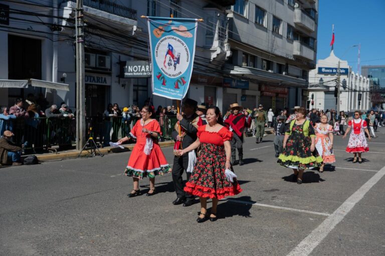 MÁS DE 40 CONJUNTOS PARTICIPARON EN DESFILE FOLCLÓRICO DE FIESTAS PATRIAS REALIZADO EN PLAZA DE ARMAS
